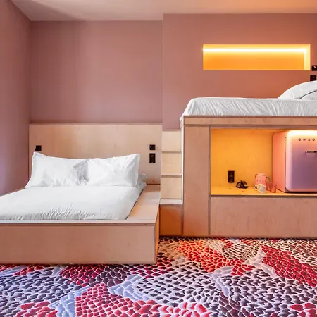 Готель Independente Bica